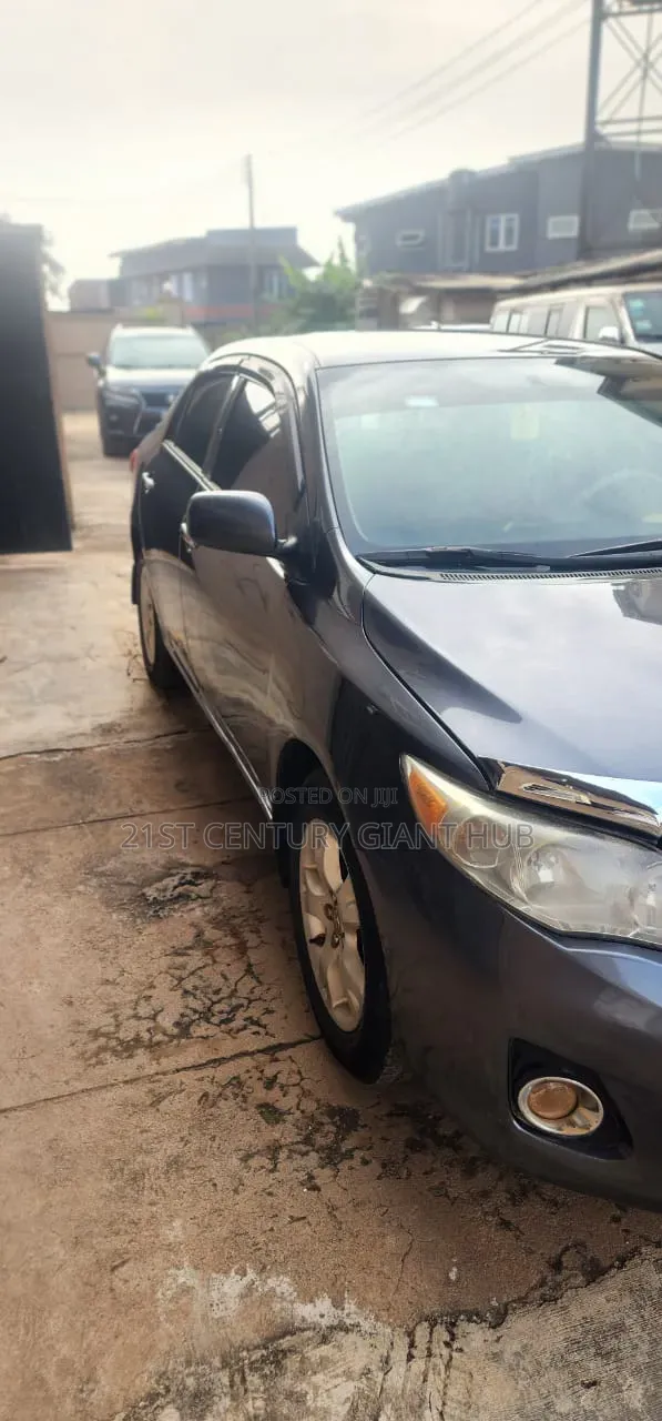 Toyota Corolla LE Special Edition 4dr Sedan (1.8L 4cyl 4A) 2013 Gray