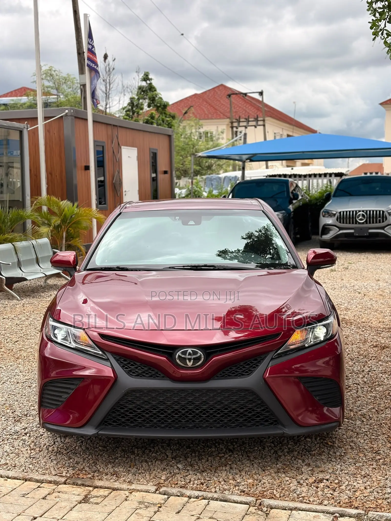 Toyota Camry SE FWD (2.5L 4cyl 8AM) 2018 Red