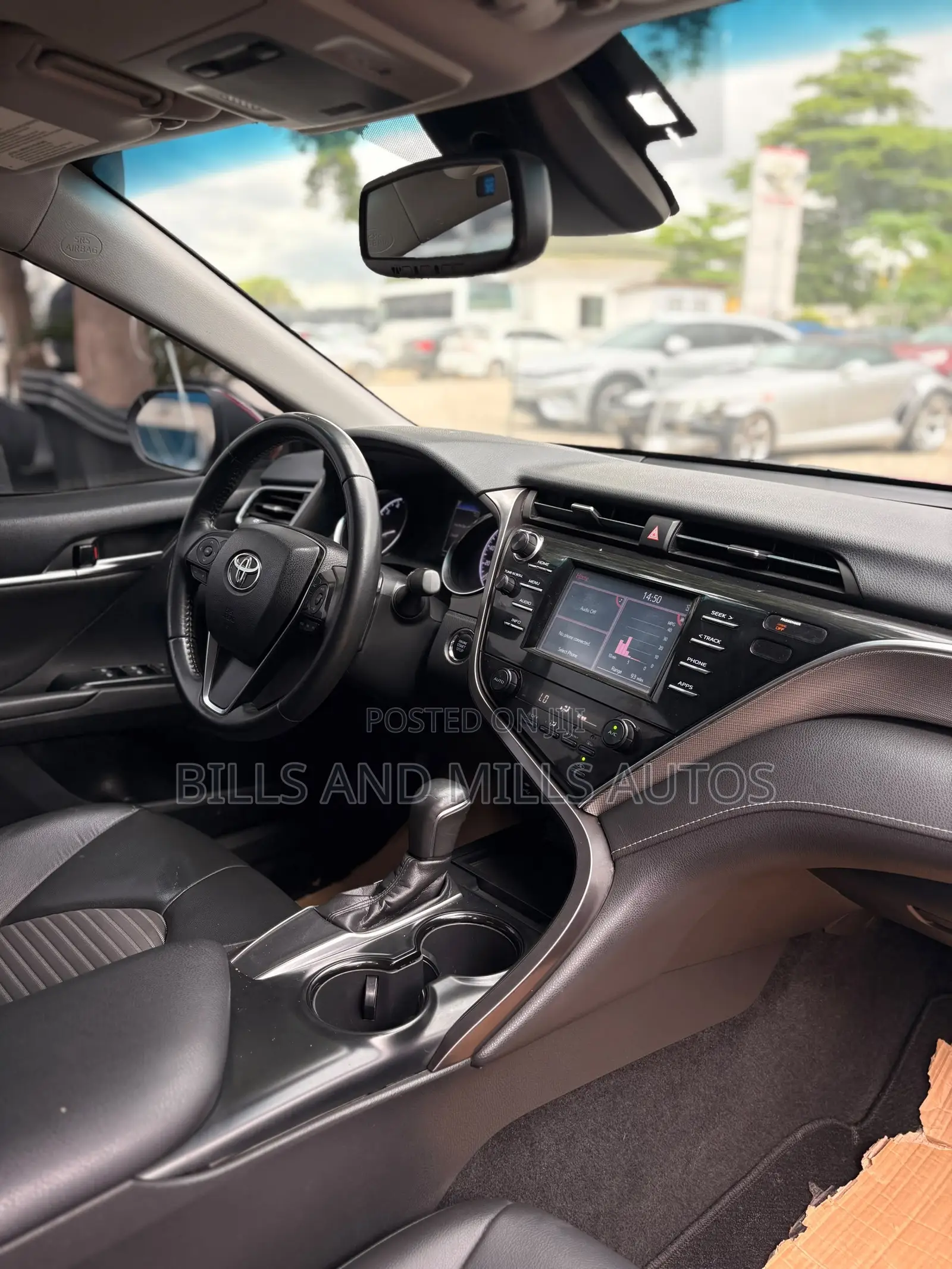 Toyota Camry SE FWD (2.5L 4cyl 8AM) 2018 Red