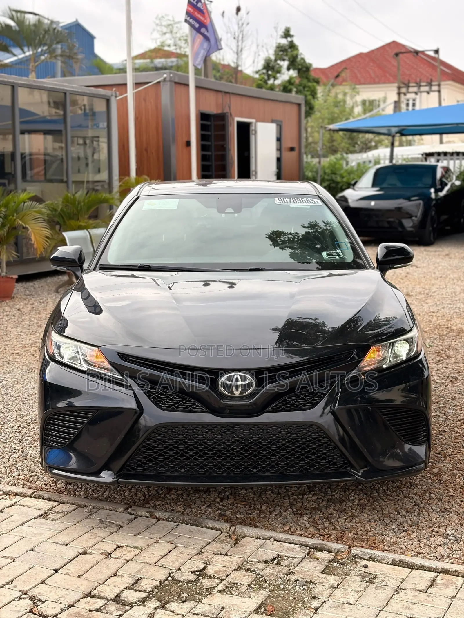 Toyota Camry SE FWD 2020 Black