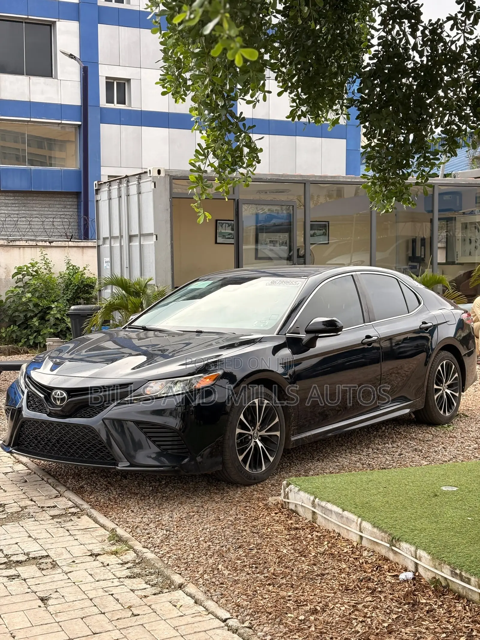 Toyota Camry SE FWD 2020 Black