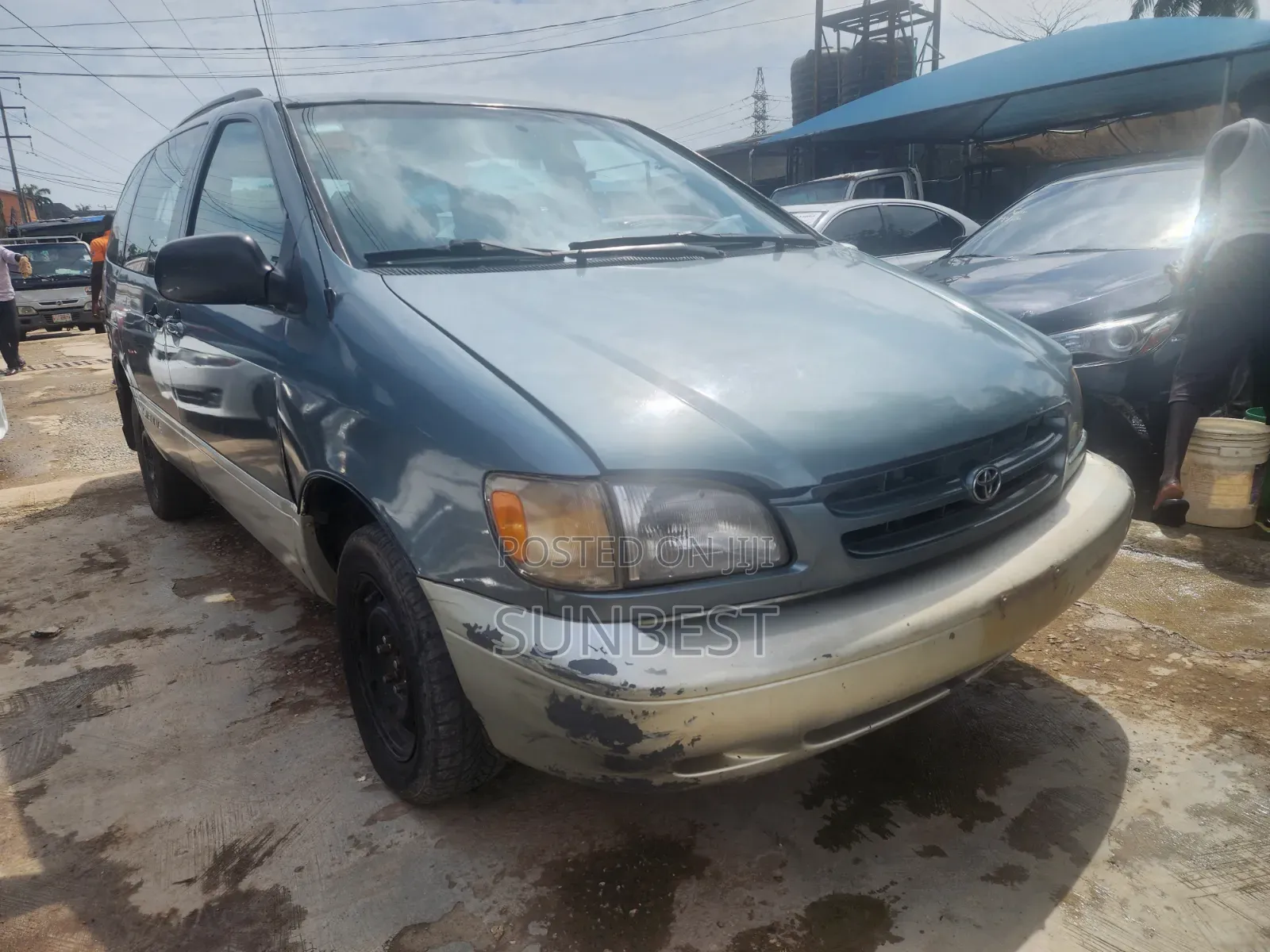 Toyota Sienna LE & 1 hatch 2000 Green