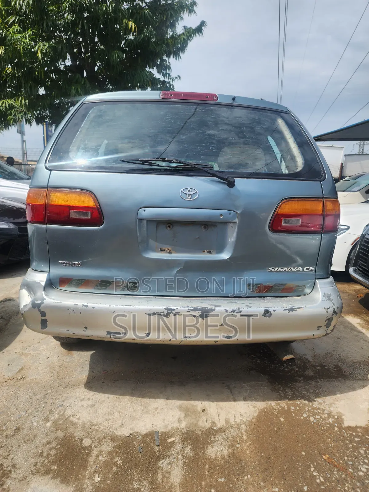 Toyota Sienna LE & 1 hatch 2000 Green