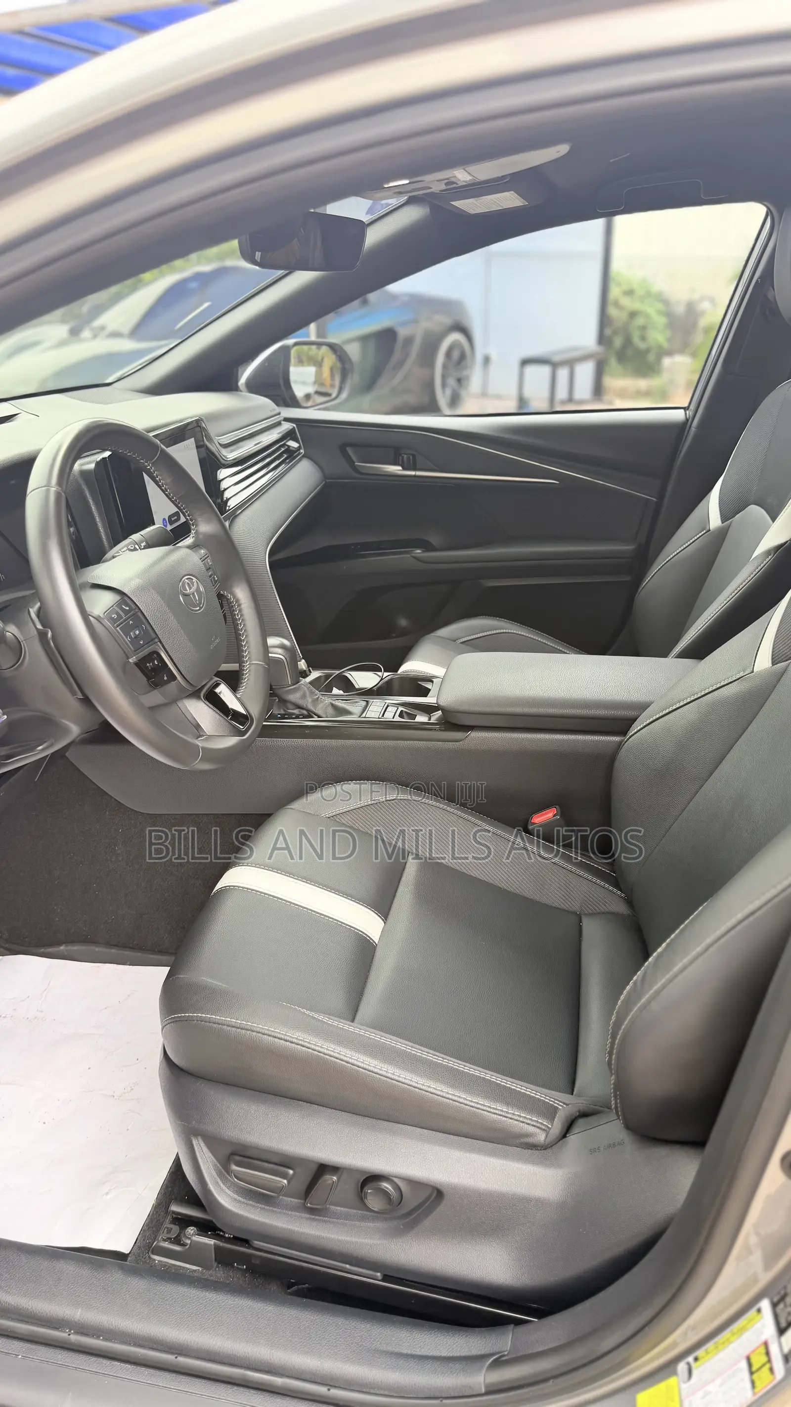Toyota Camry SE 2025 Gray