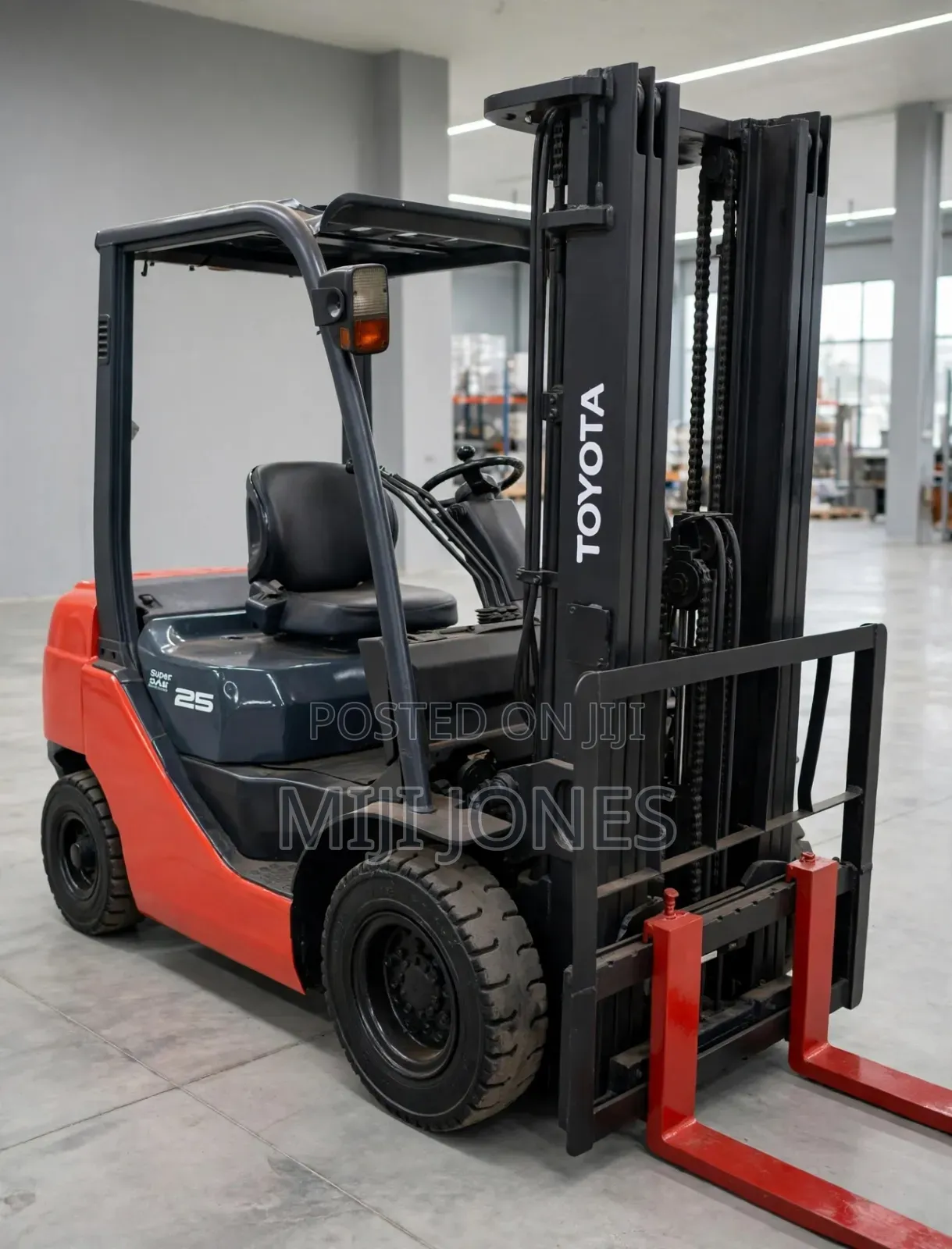 > Nigerian Used 2.5T Toyota Forklift 3-Stage Mast Side Shift
