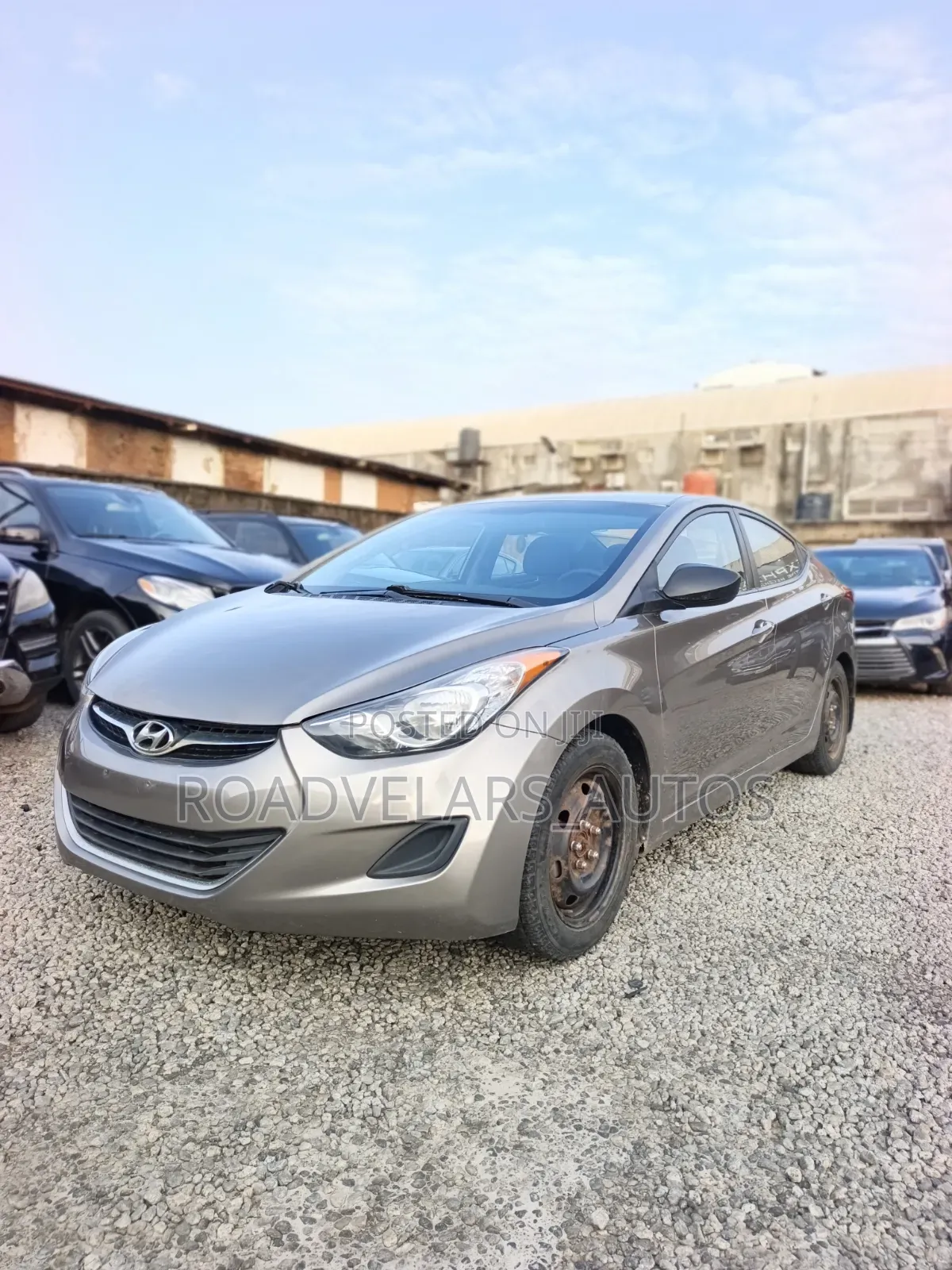 Hyundai Elantra GLS Sedan FWD (1.8L 4cyl 6A) 2013 Gray