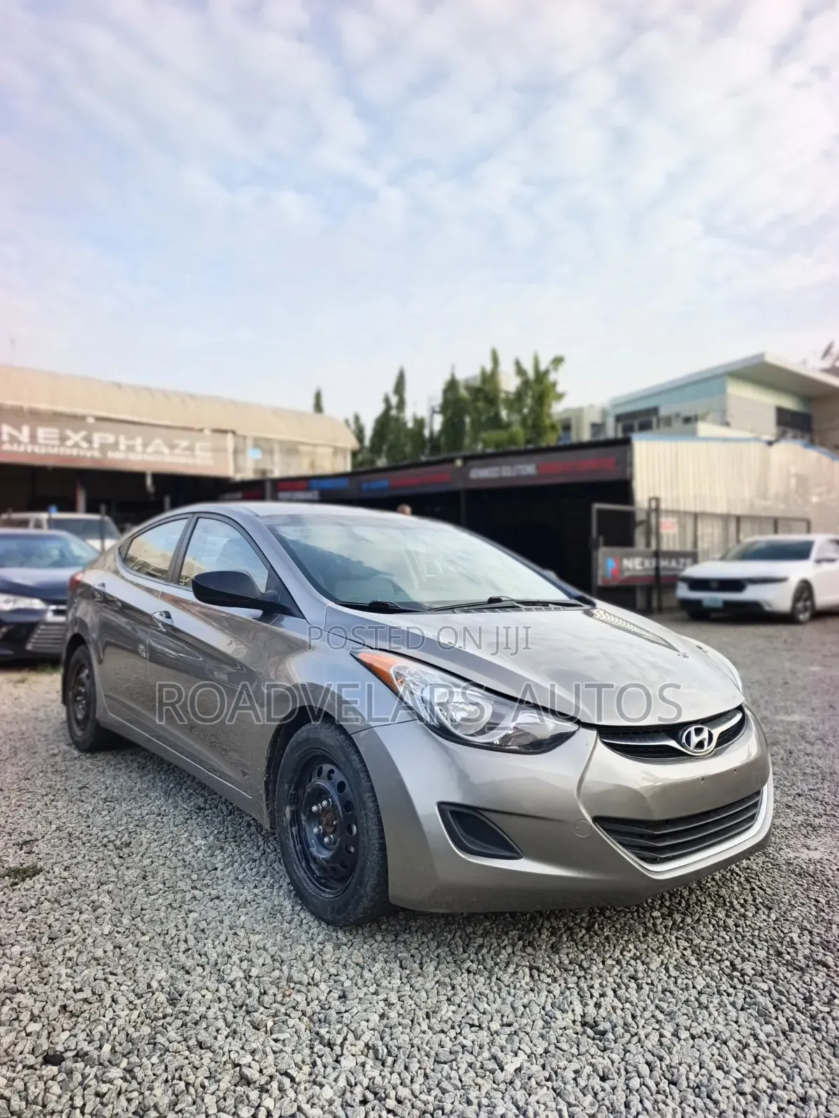 Hyundai Elantra GLS Sedan FWD (1.8L 4cyl 6A) 2013 Gray