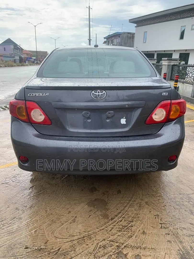 Toyota Corolla LE 4dr Sedan (1.8L 4cyl 4A) 2010 Gray