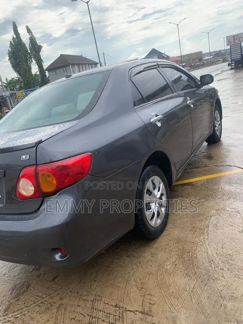 Toyota Corolla LE 4dr Sedan (1.8L 4cyl 4A) 2010 Gray