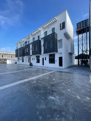 4bdrm Duplex in Chevron for sale