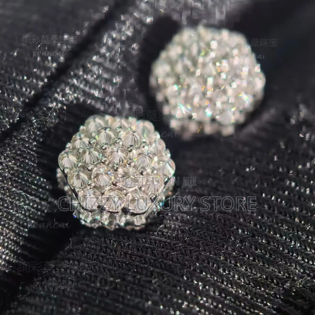 VVS Moissanite Diamond Stud Passes the Diamond Test