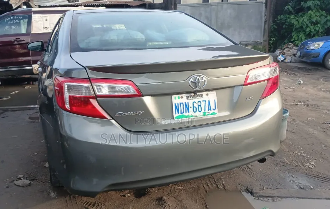 Toyota Camry LE 4dr Sedan (2.5L 4cyl 6A) 2013 Green
