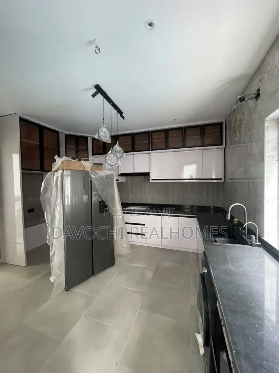 5bdrm Duplex in Osapa london for sale