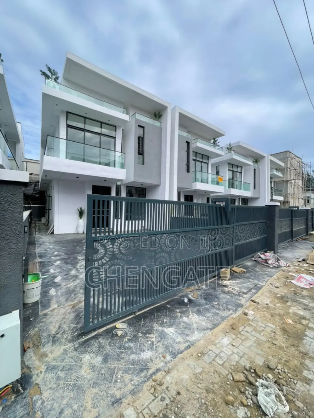 4bdrm Duplex in Ikota for sale