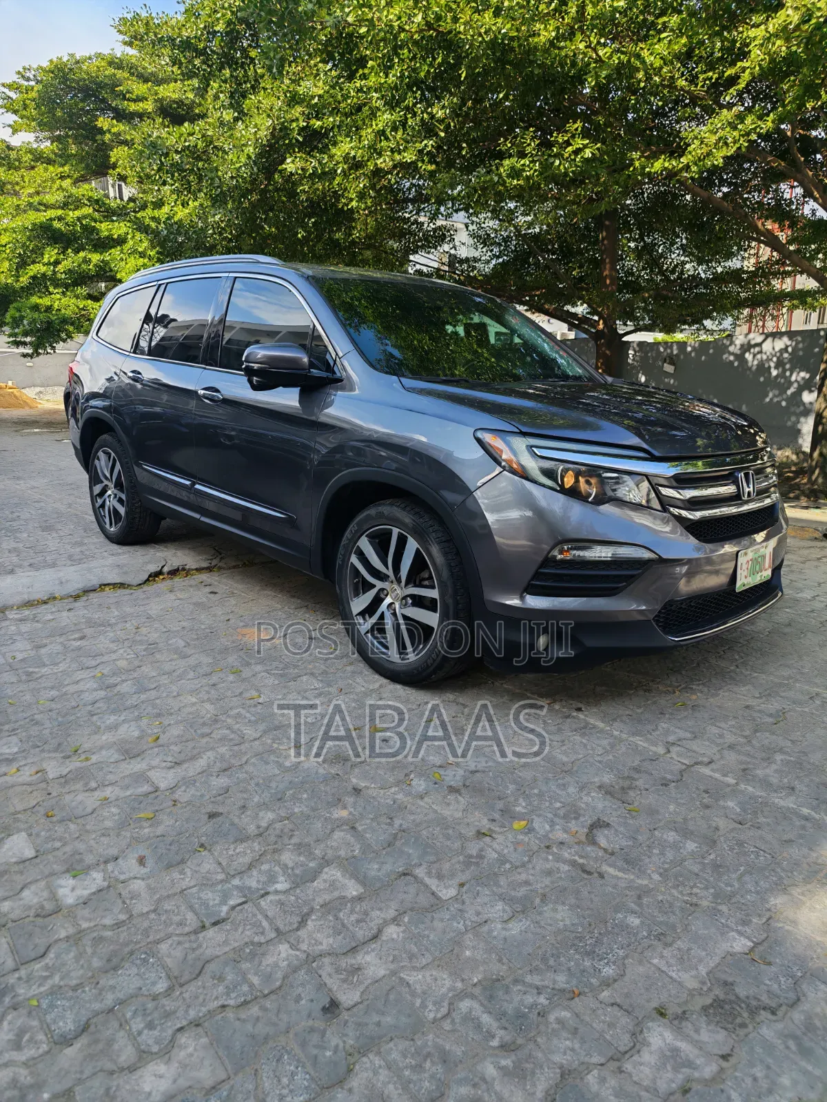 Honda Pilot Touring 4dr SUV 4WD (3.5L 6cyl 9A) 2016 Gray