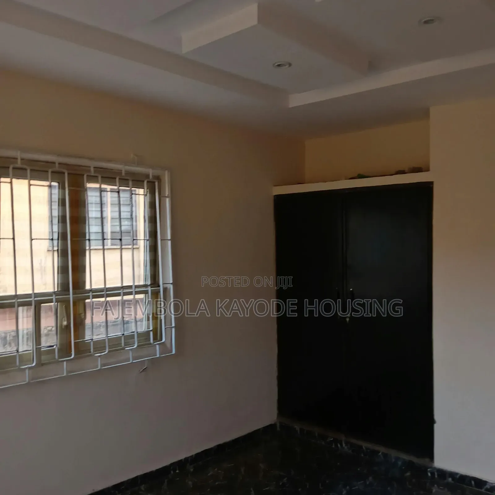 3bdrm Block of Flats in Abayomi Close, Iwo Road for rent