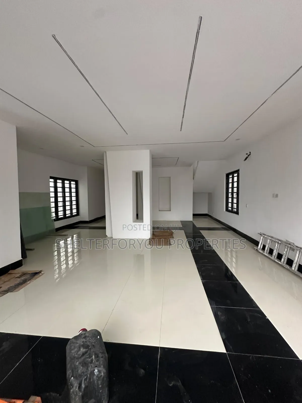 5bdrm Duplex in Osapa london for sale