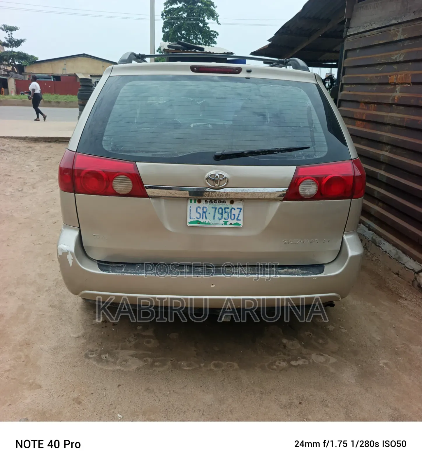 Toyota Sienna 2006 Gold