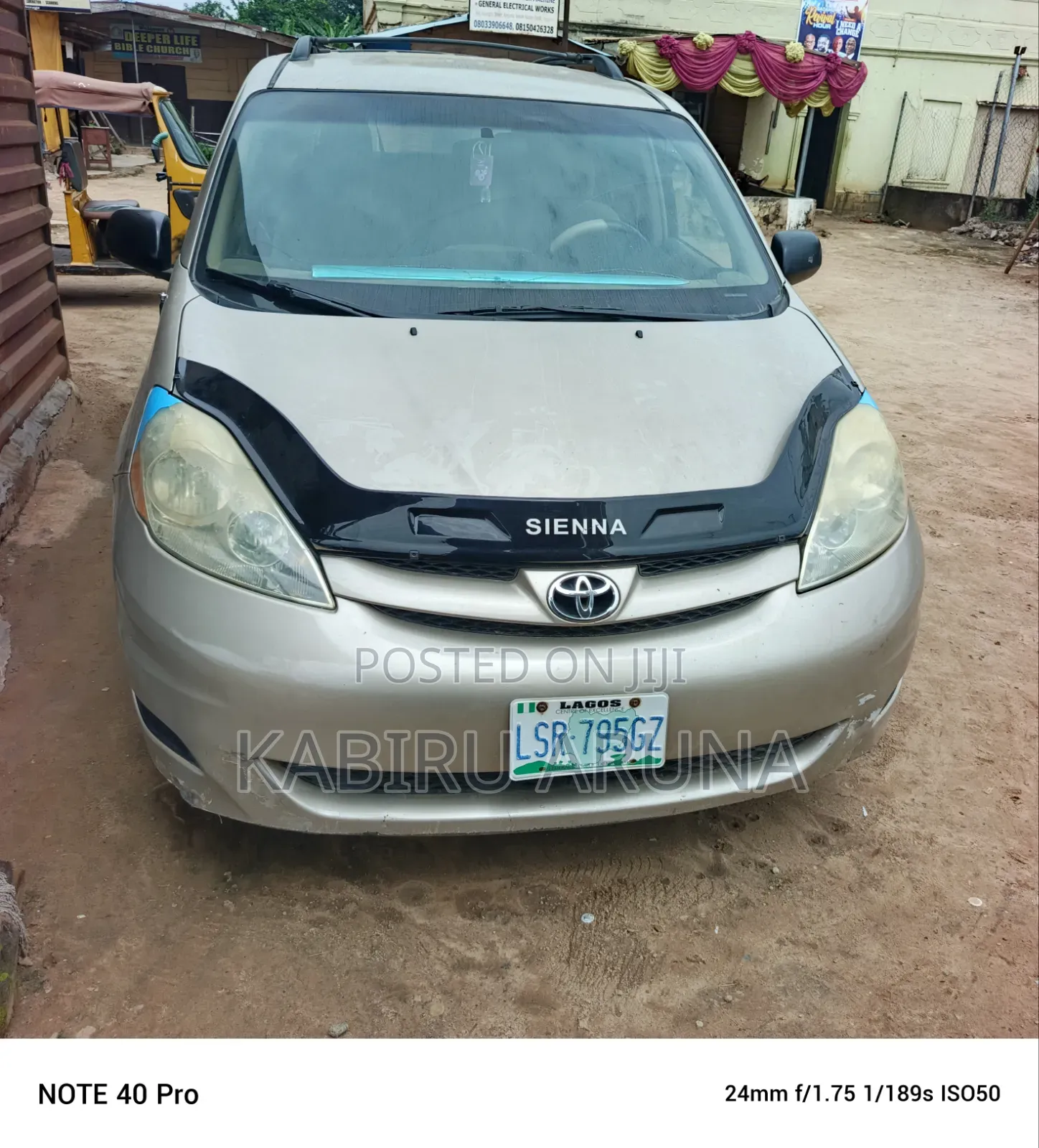 Toyota Sienna 2006 Gold