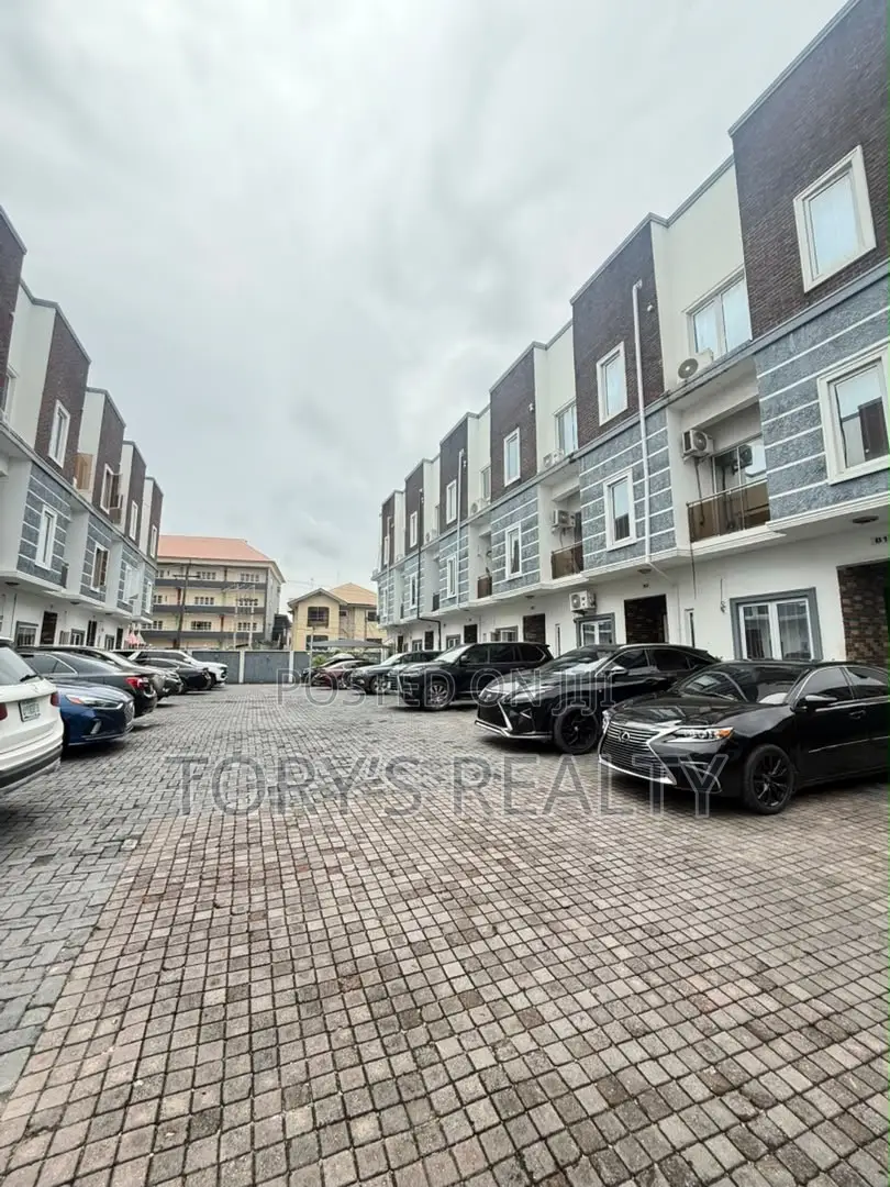 4bdrm Townhouse/Terrace in Osapa london for sale