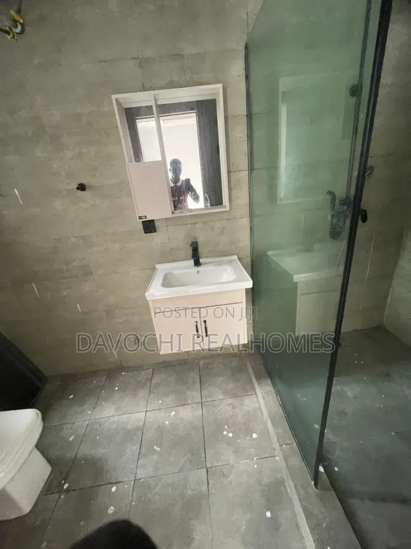 2bdrm Apartment in Ogombo for rent
