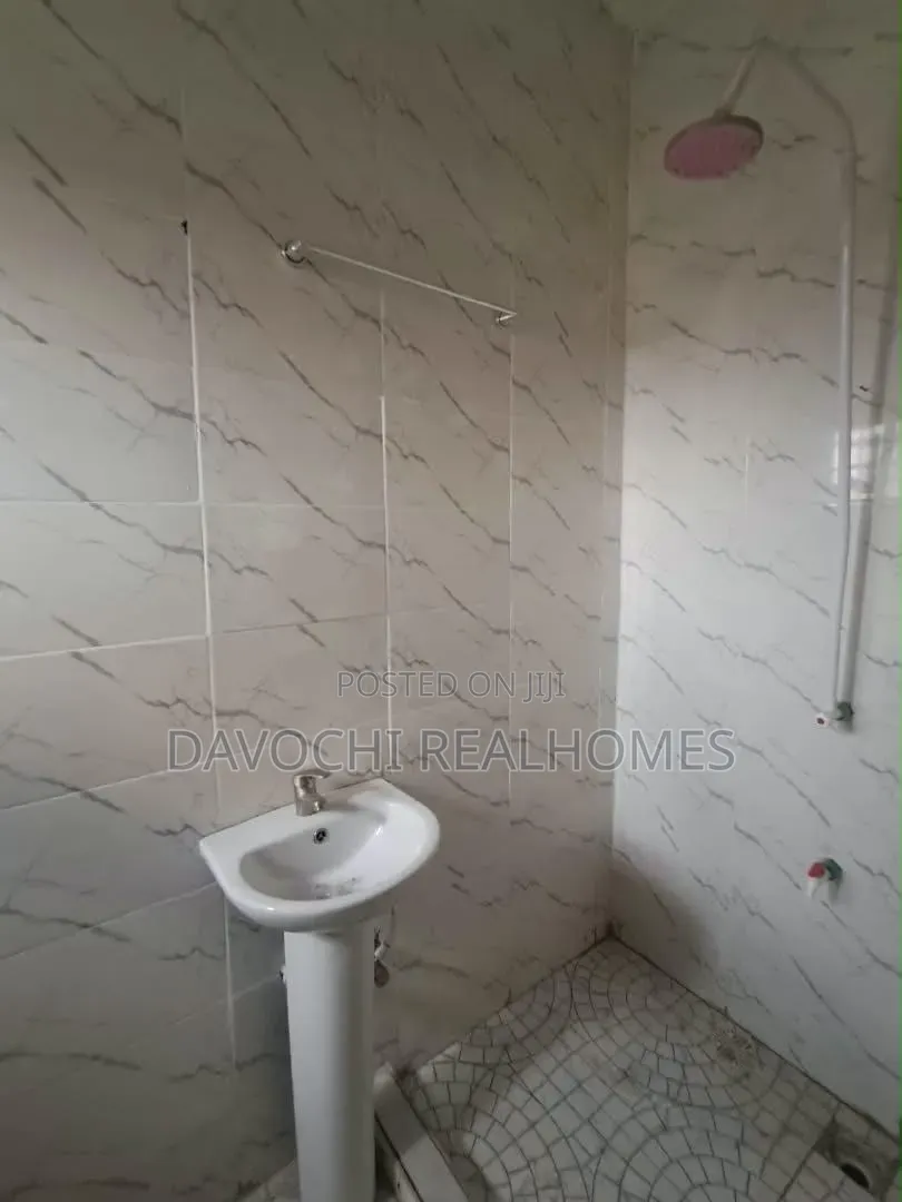2bdrm Apartment in Ogombo for rent