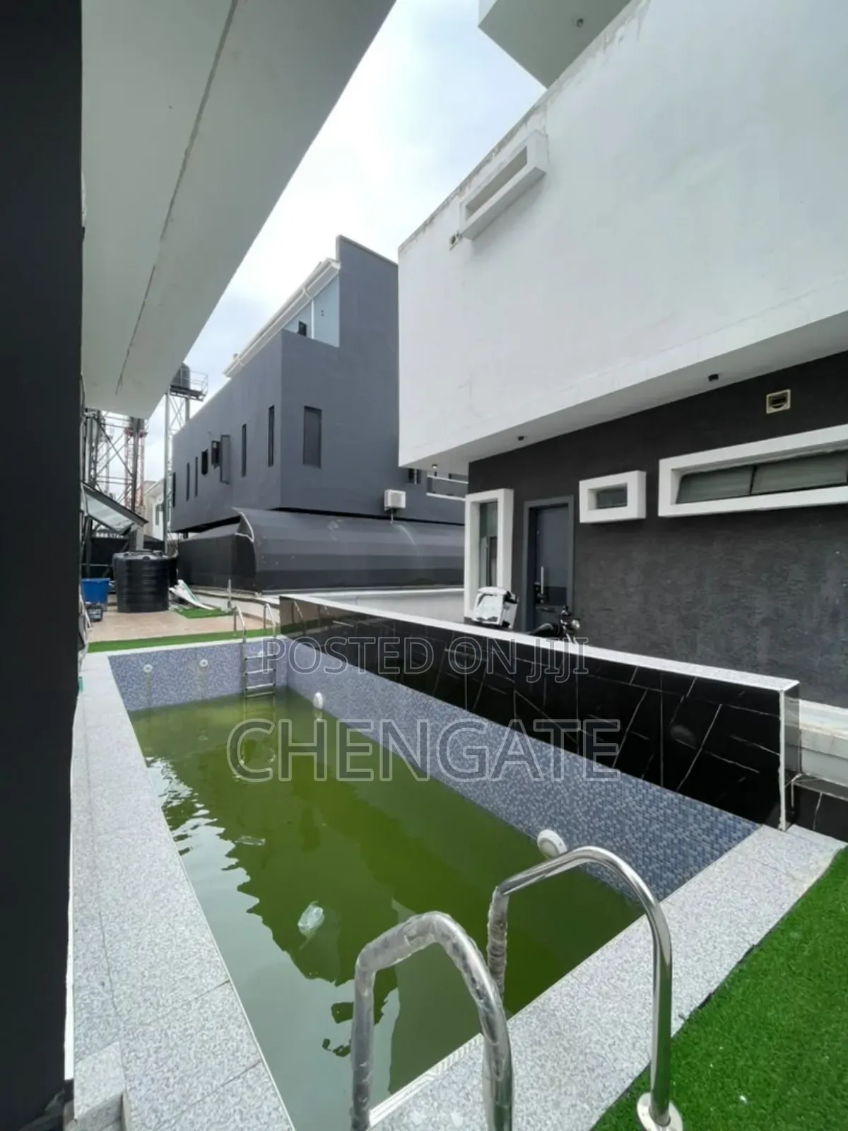 5bdrm Duplex in Lekki Expressway for sale