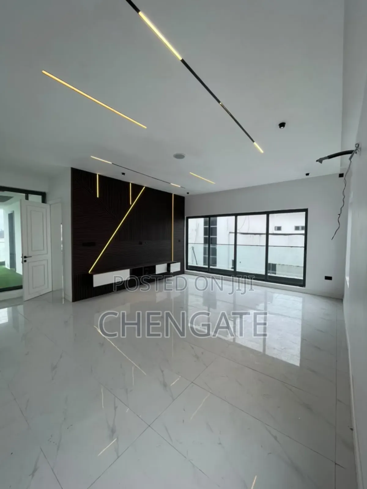 5bdrm Duplex in Lekki Expressway for sale