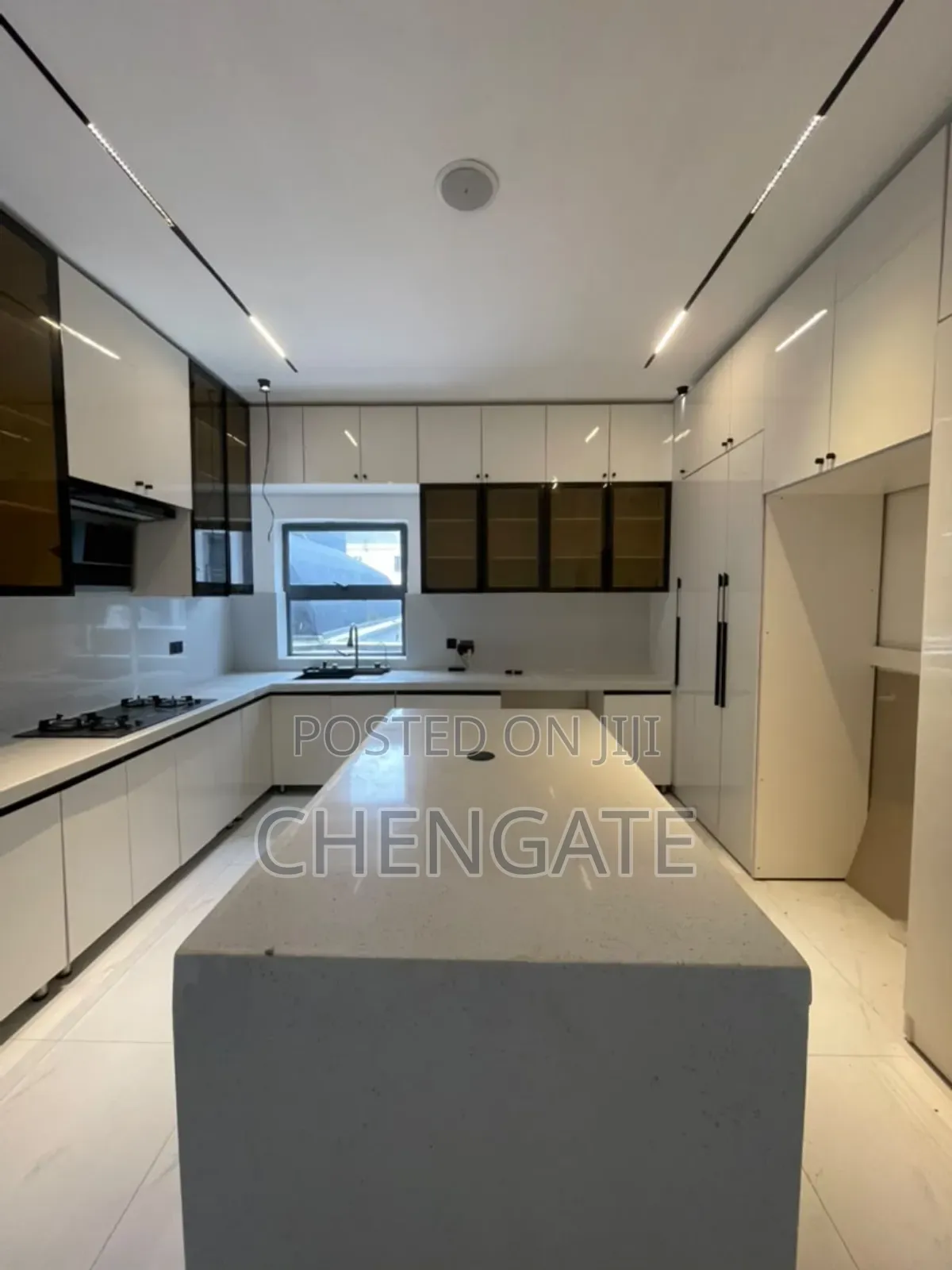 5bdrm Duplex in Lekki Expressway for sale