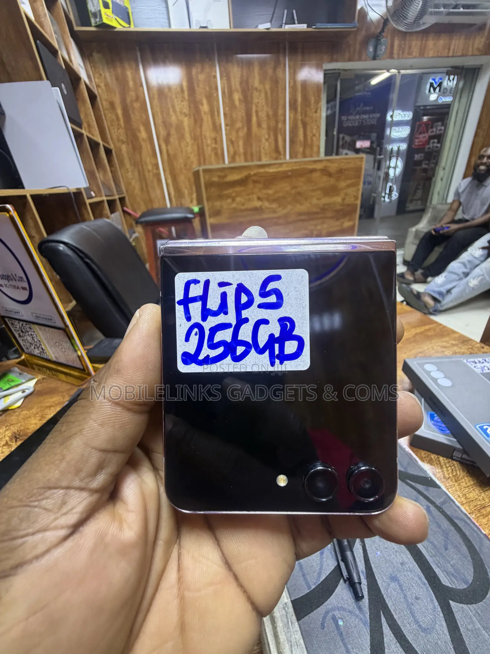 Samsung Galaxy Z Flip 5 256 GB Gold