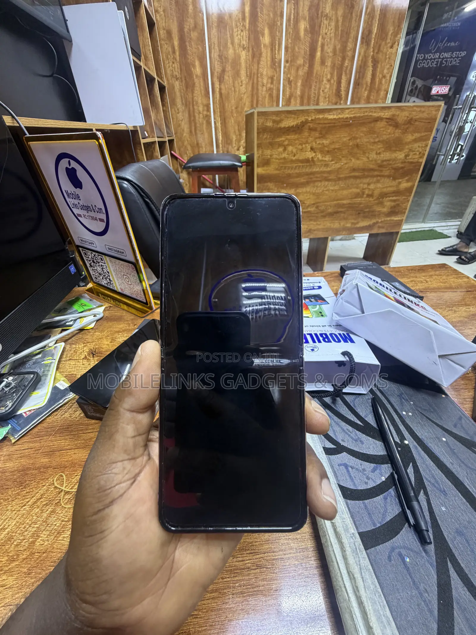 Samsung Galaxy Z Flip 5 256 GB Gold