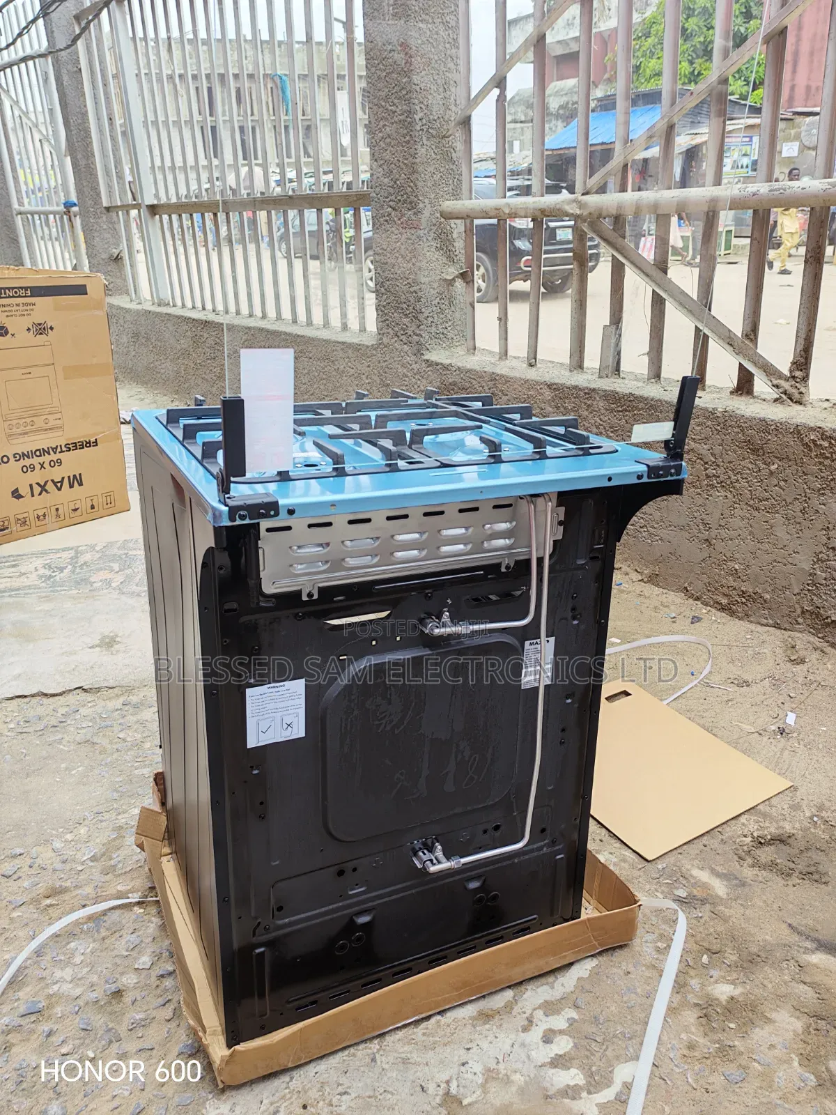 Maxi 60x60cm Standing Gas Cooker 4 Burner With OVEN( Manuel ) 2 Yrs