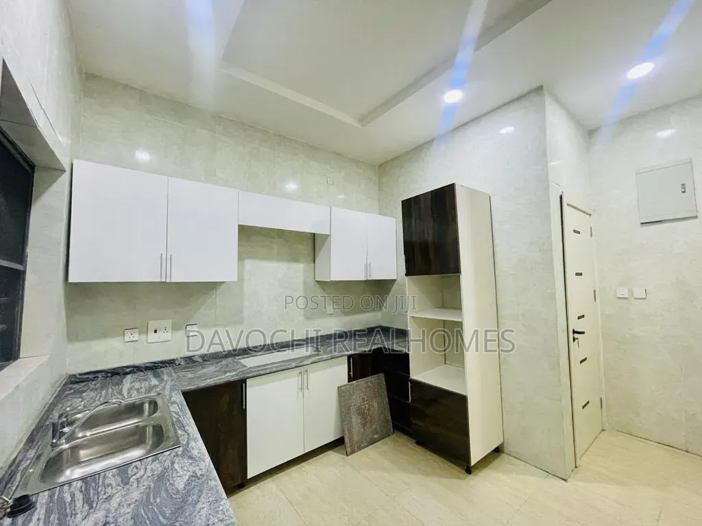 4bdrm Duplex in Victoria Island Extension for sale
