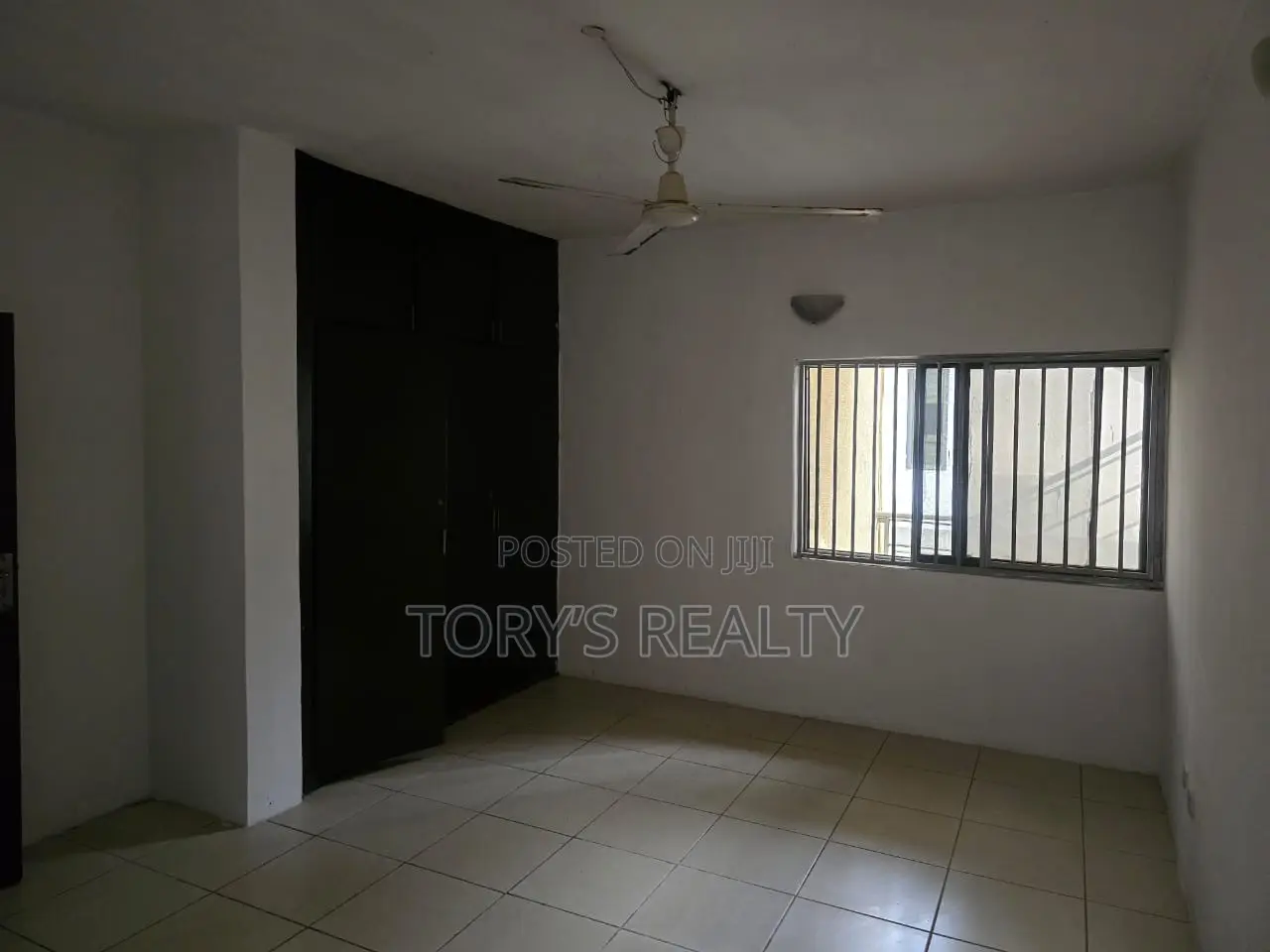 2bdrm Apartment in Lekki Phase 1 for rent