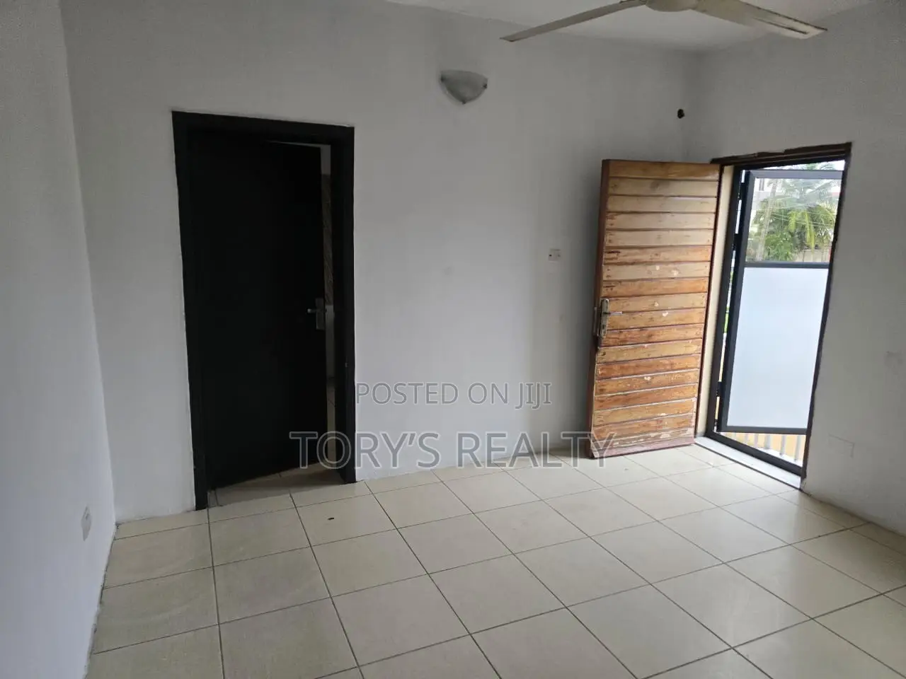2bdrm Apartment in Lekki Phase 1 for rent