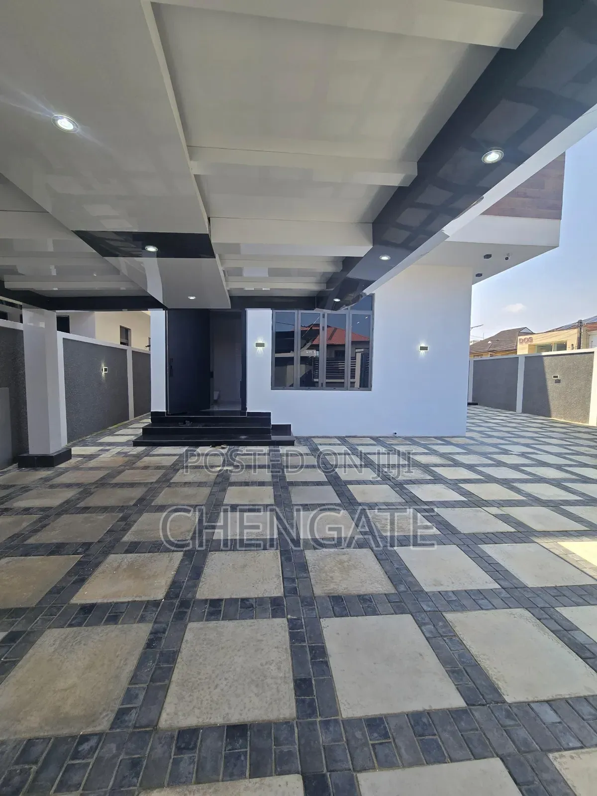 5bdrm Duplex in Lekki Phase 1 for sale