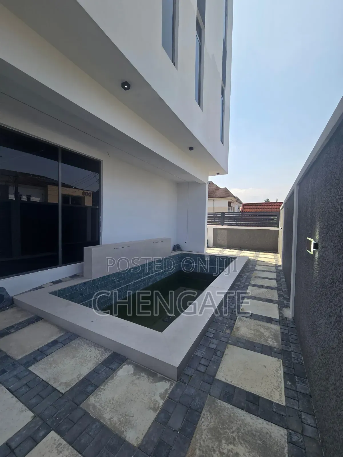 5bdrm Duplex in Lekki Phase 1 for sale