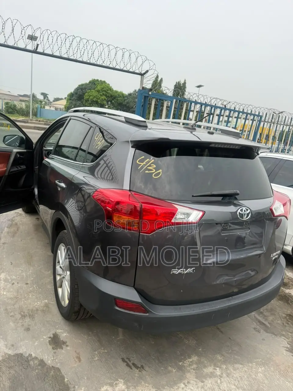 Toyota RAV4 Limited 4dr SUV (2.5L 4cyl 6A) 2014 Gray