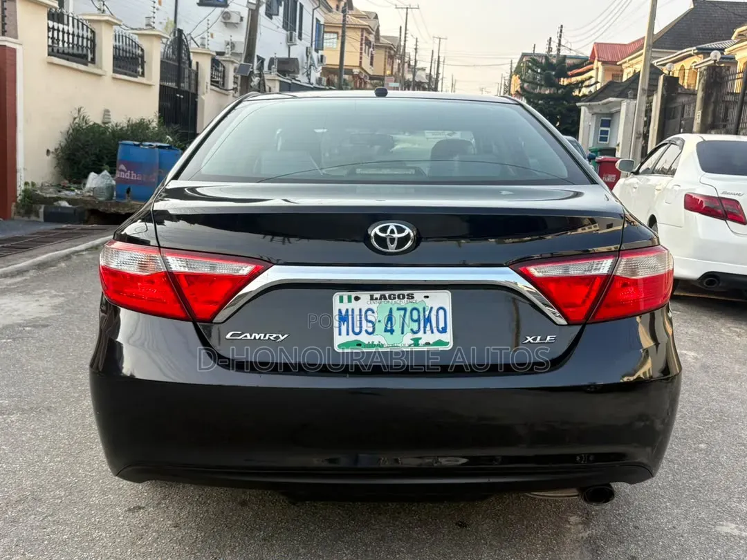 Toyota Camry XLE 4dr Sedan (3.5L 6cyl 6A) 2015 Black