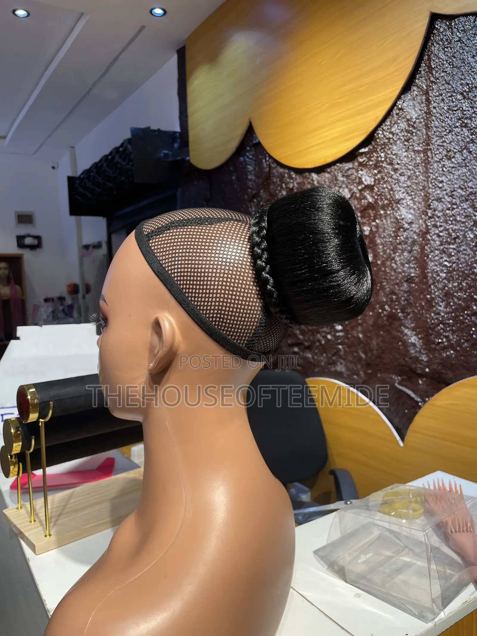 Beautiful Hair Bun for Ladies