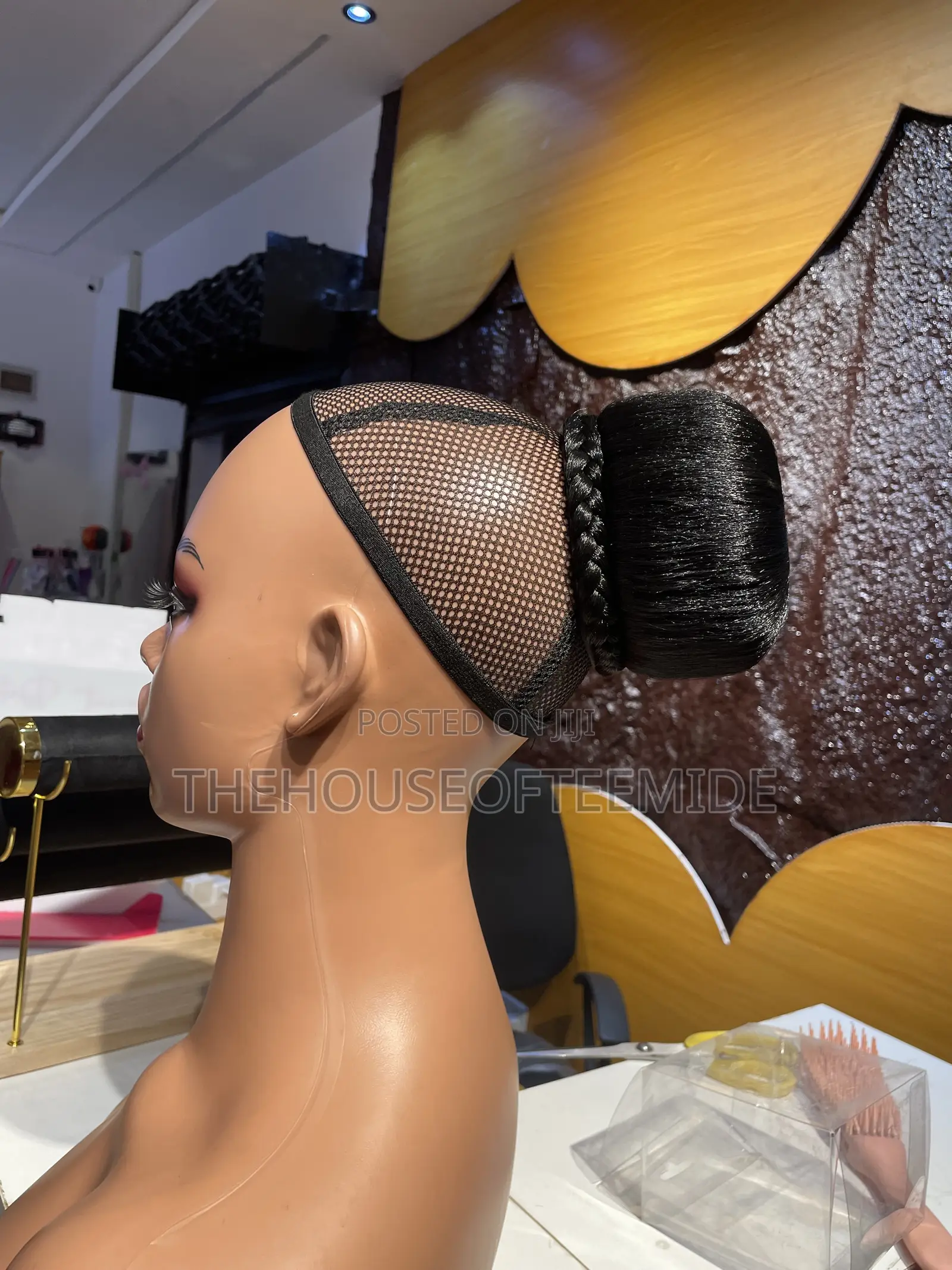 Beautiful Hair Bun for Ladies