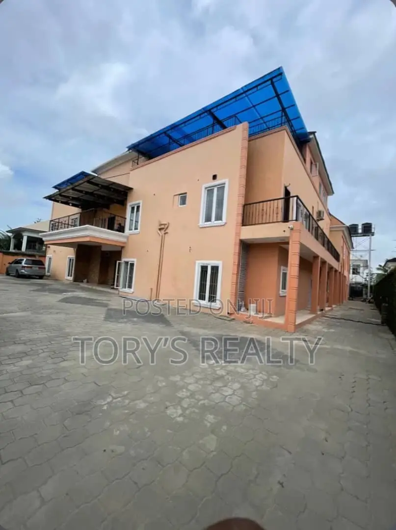 Mini Flat in Lekki Phase 1 for rent