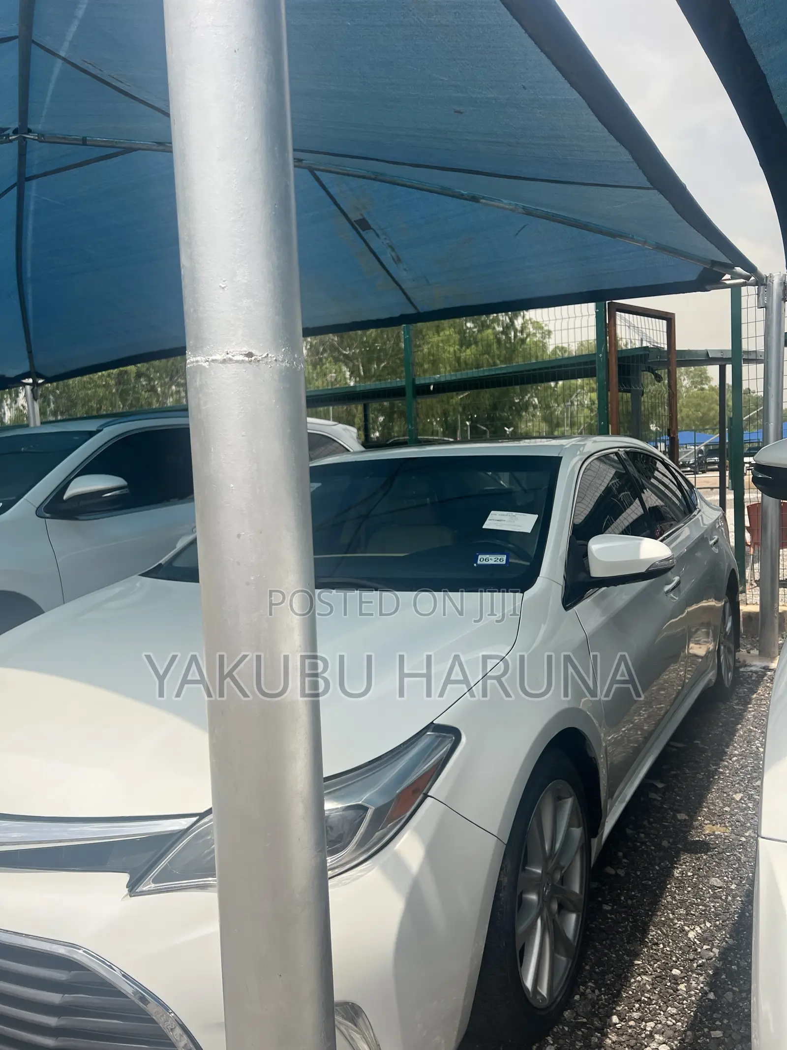 Toyota Avalon Limited 4dr Sedan (3.5L 6cyl 6A) 2014 White