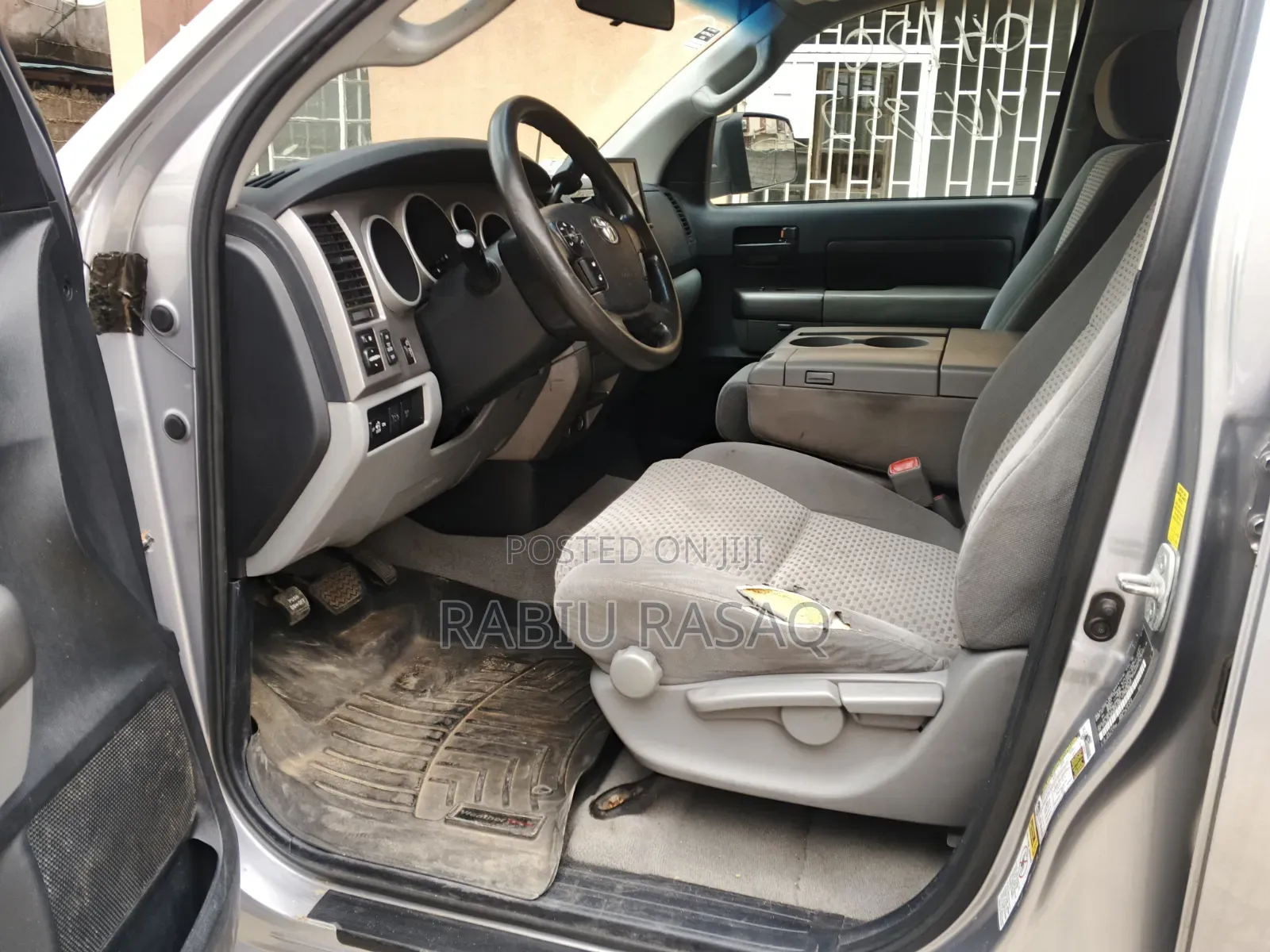 Toyota Tundra 2010 Silver