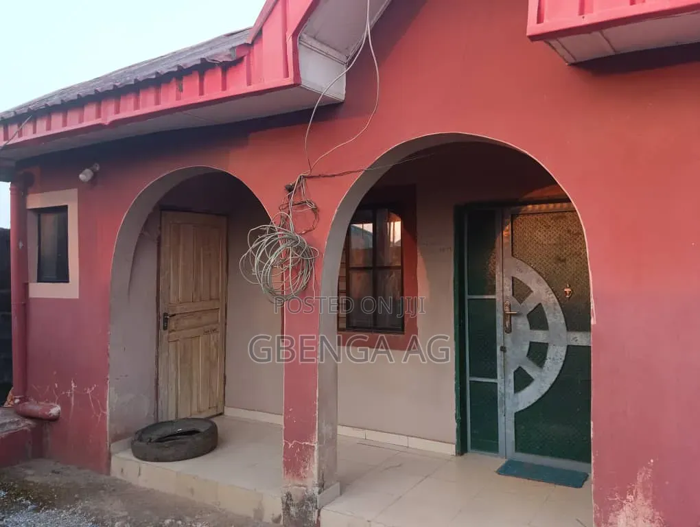 3bdrm Bungalow in Ilogbo Eremi, Abeokuta South for sale