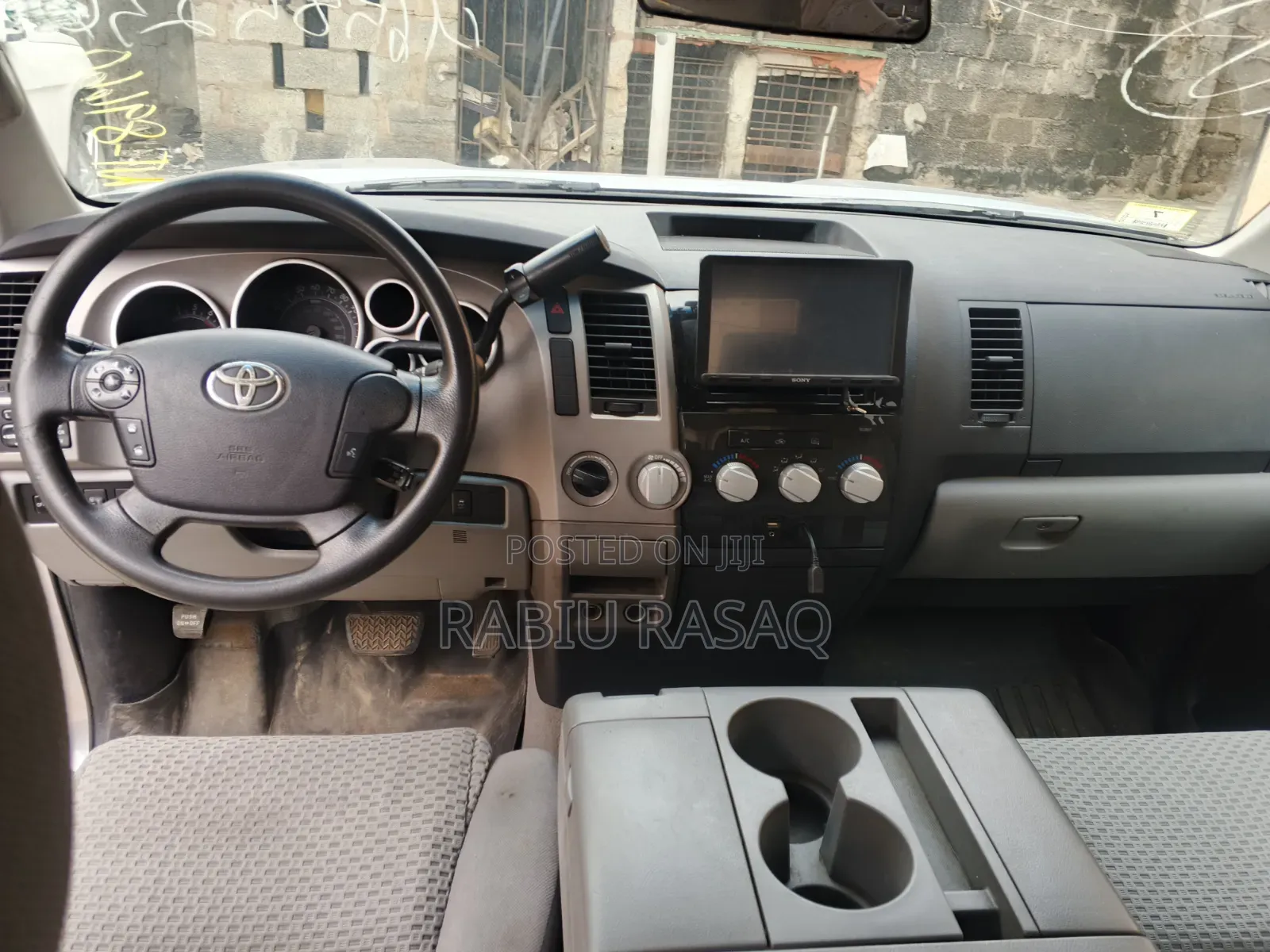 Toyota Tundra 2010 Silver