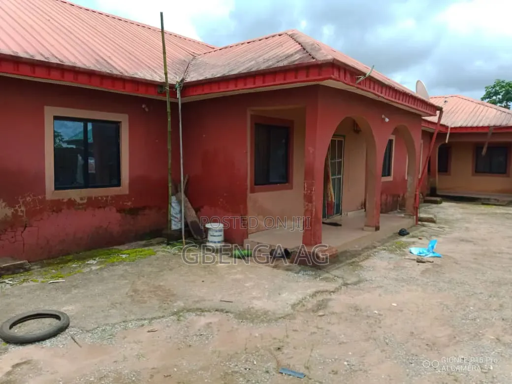 3bdrm Bungalow in Ilogbo Eremi, Abeokuta South for sale