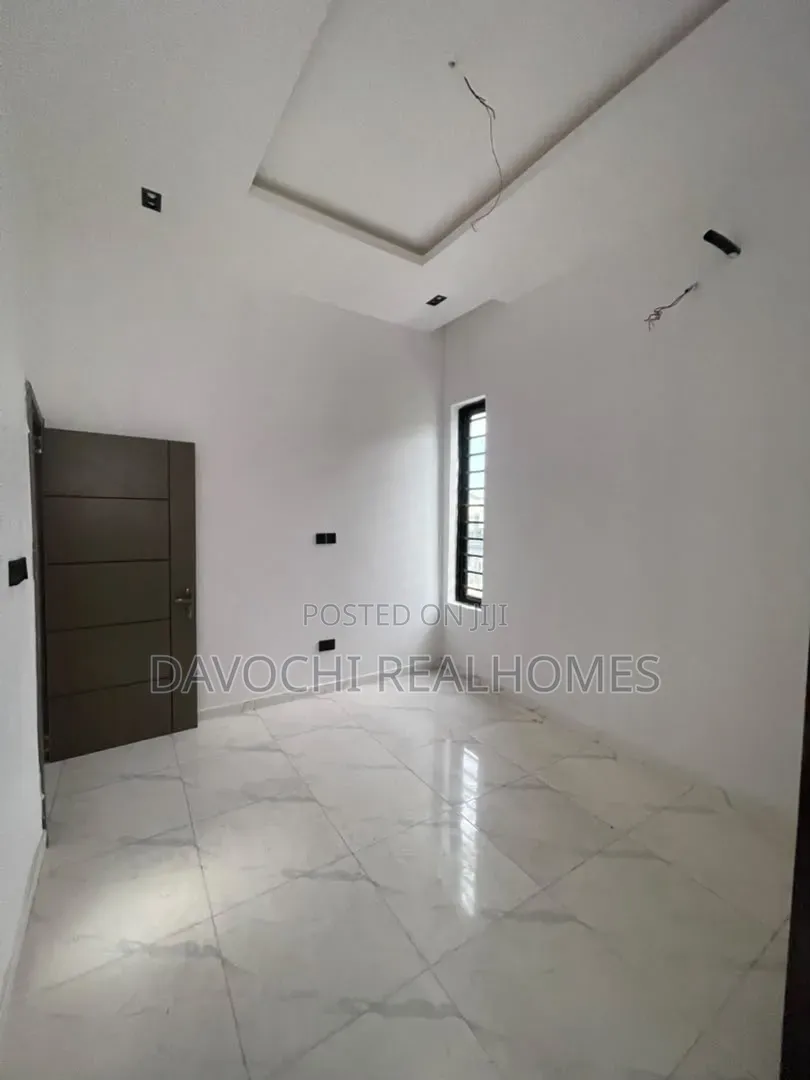 4bdrm Duplex in Sangotedo for sale