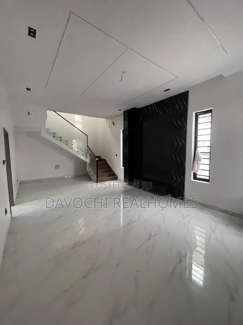 4bdrm Duplex in Sangotedo for sale