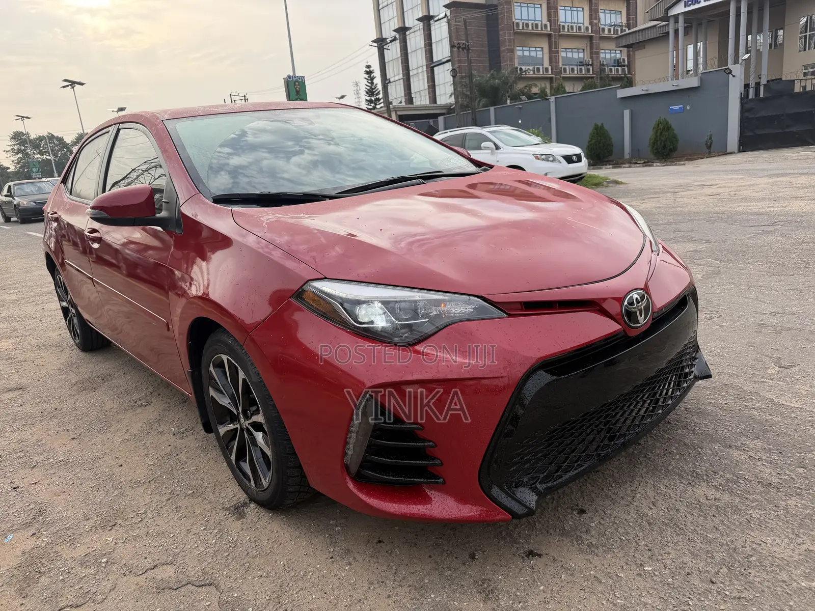 Toyota Corolla XSE 4dr Sedan (1.8L 4cyl CVT) 2017 Red